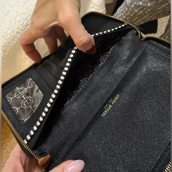 Henri Bendel Black Leather Continental Wallet - Picture 9 of 16